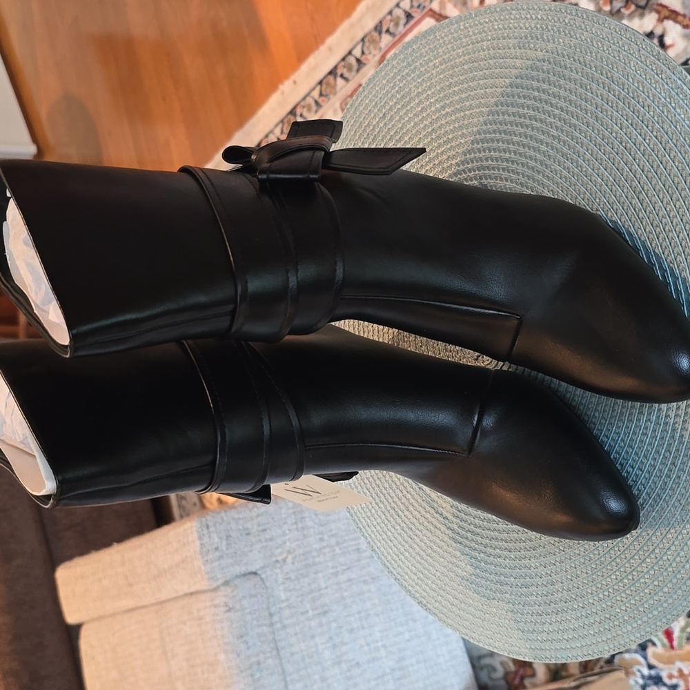WORTHINGTON WOMEN'S BLACK SHORT BOOTS WITH 2" HEELS SIZE 6.5